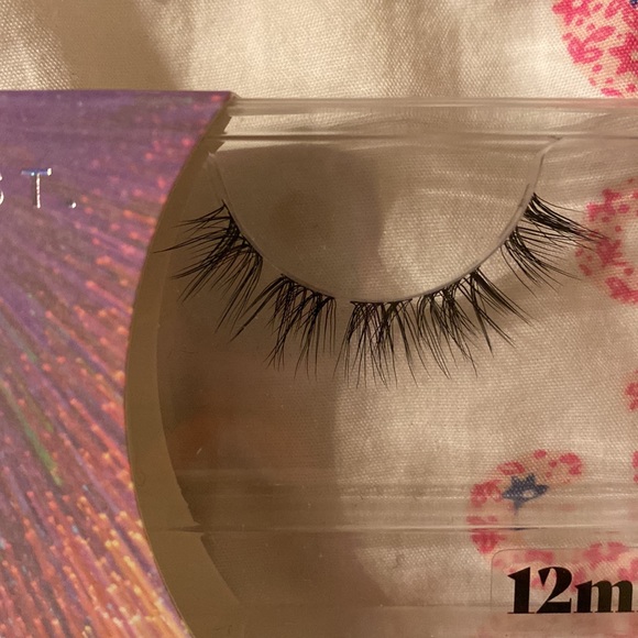 Lilac lashes 12 mm - Picture 4 of 4